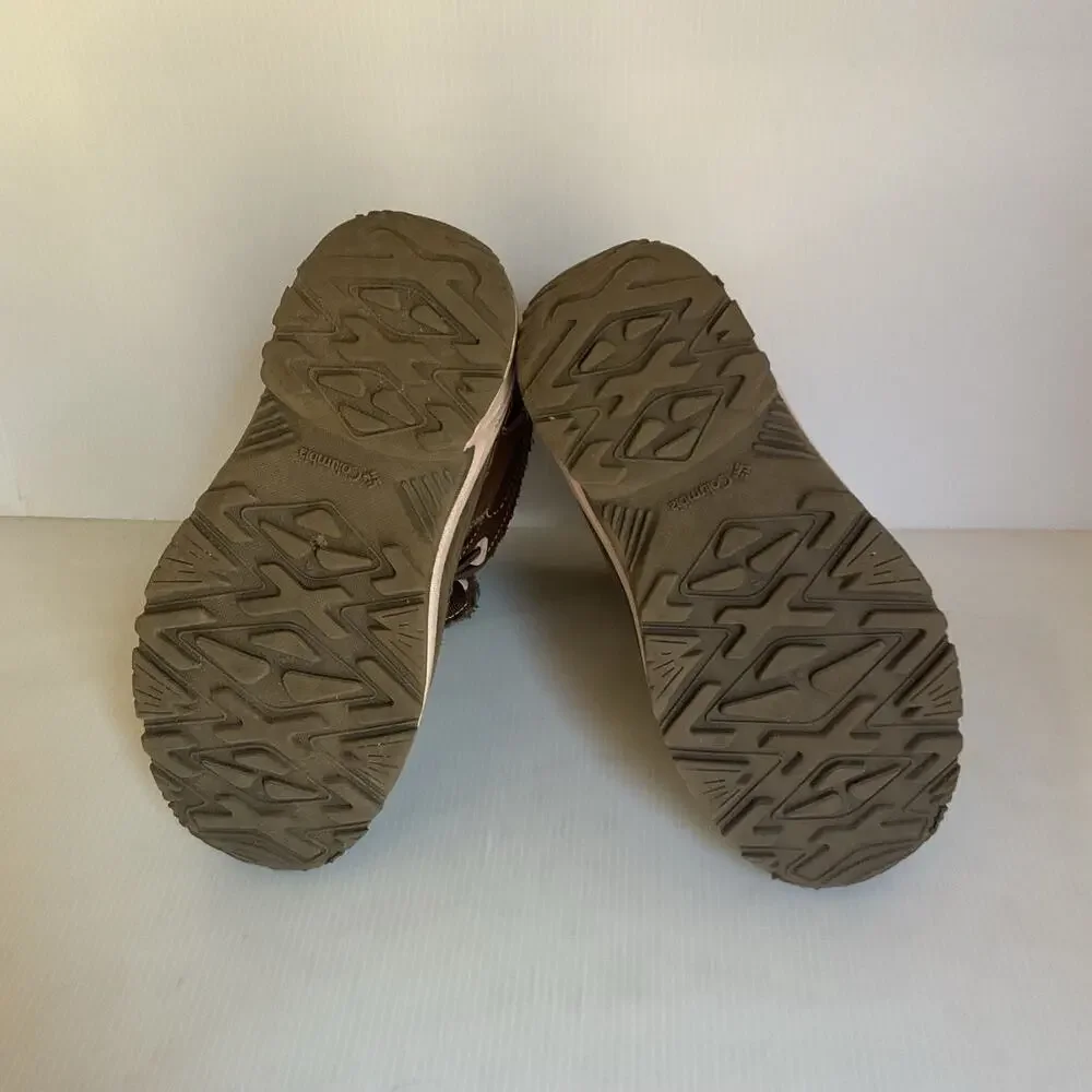 Columbia Youth Bugaboot Waterproof Snow Winter Boots in brown, Youth Size 5.